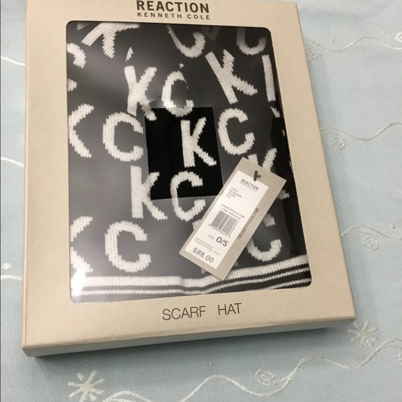 Kenneth Cole Reaction Scarf/hat gift set - Picture 1 of 2